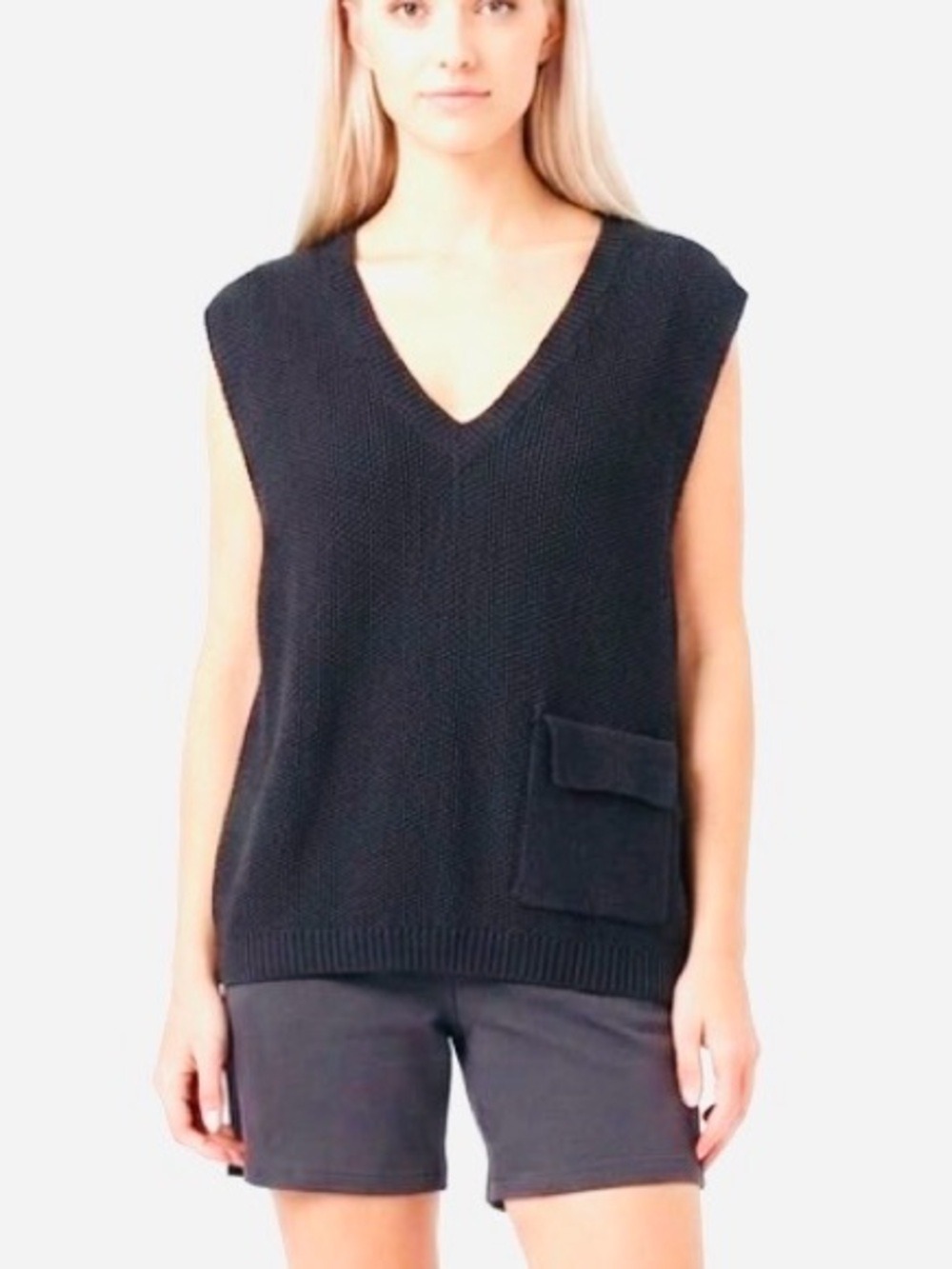 LIGHTWEIGHT KNIT  TOP LOW V-NECK VEST  COASTAL, BEACH WEAR WOMENS  MED/LG